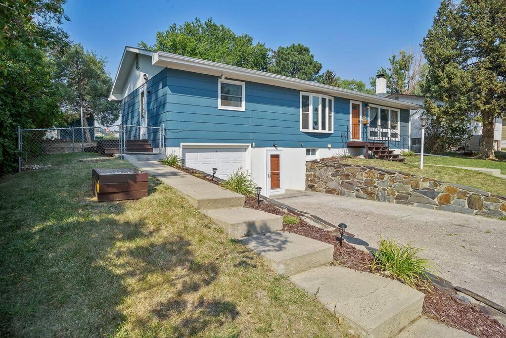 Roomy 5 Bed 3 Bath Fire Place Large Outdoor Space Rapid City Bagian luar foto