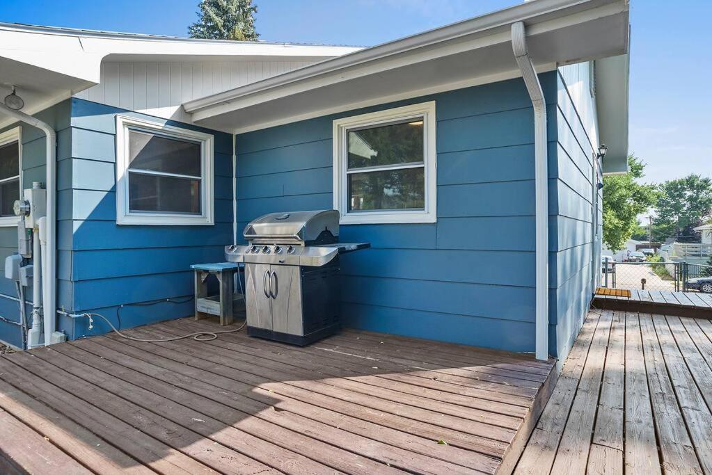 Roomy 5 Bed 3 Bath Fire Place Large Outdoor Space Rapid City Bagian luar foto