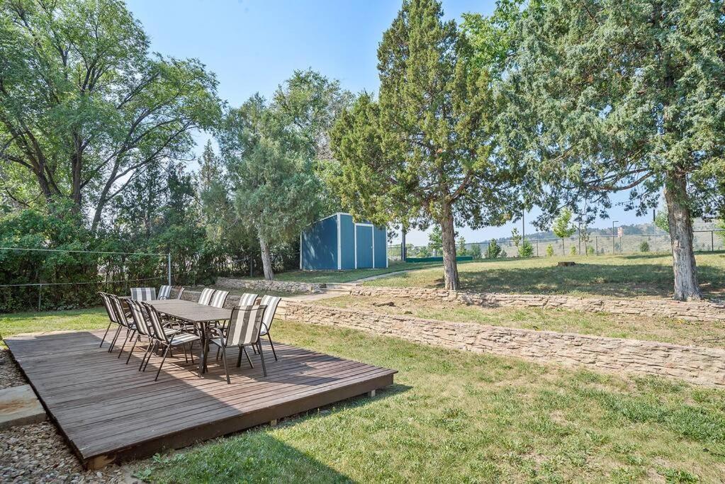 Roomy 5 Bed 3 Bath Fire Place Large Outdoor Space Rapid City Bagian luar foto