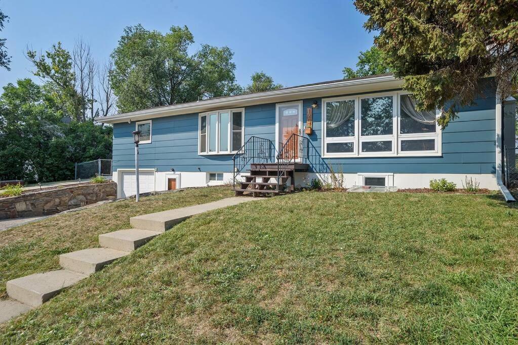 Roomy 5 Bed 3 Bath Fire Place Large Outdoor Space Rapid City Bagian luar foto